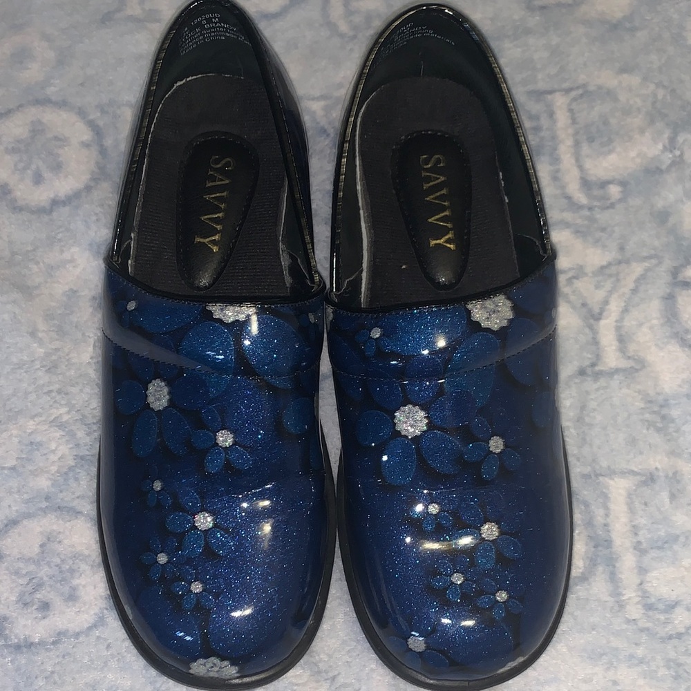 Savvy Blue Floral Women's Shoes slip resistant. NWOT
